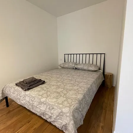 Die Wohnung דירה